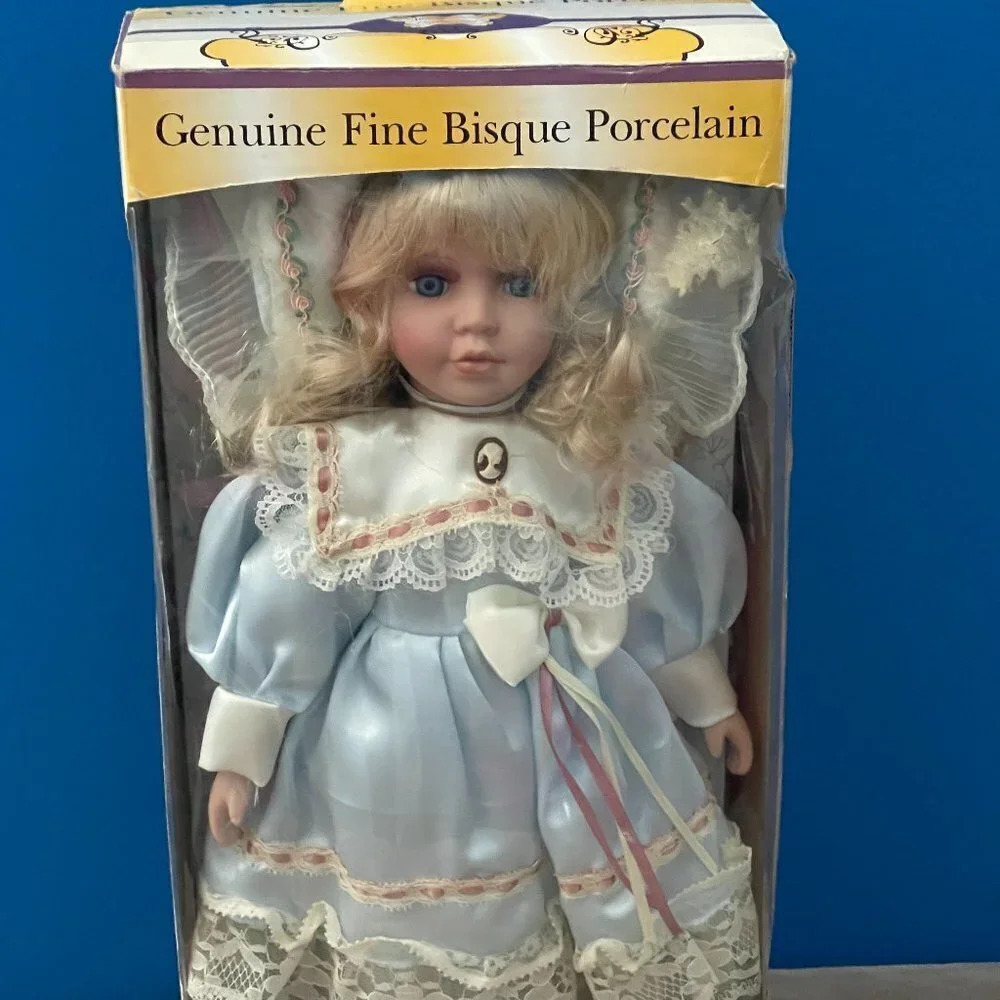 NWT SOFT EXPRESSIONS JENNY FAITH / GENUINE FINE BISQUE PORCELAIN